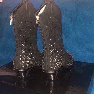 Low heeled leather boots with rhinestones